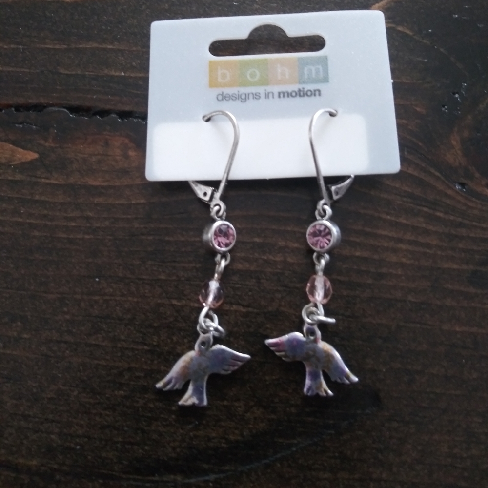 Dangling dove pink earrings ✨3 for $13✨